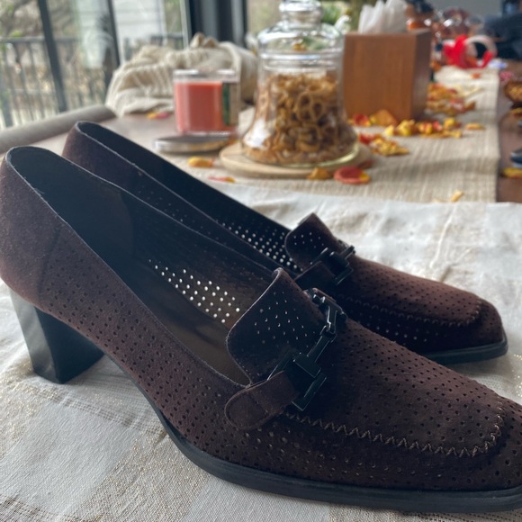 Stuart Weizmann suede shoes - Picture 2 of 6